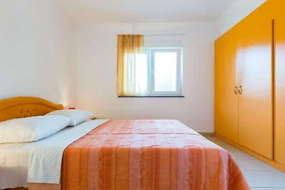 Standard Two Bedroom Apartment with Terrace (...