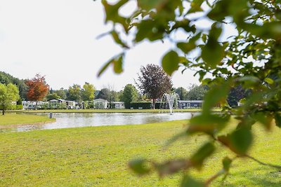 Modernes Chalet mit Bad in einem Ferienpark i...