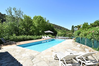 Moderne Villa in Roquebrun mit Schwimmbad