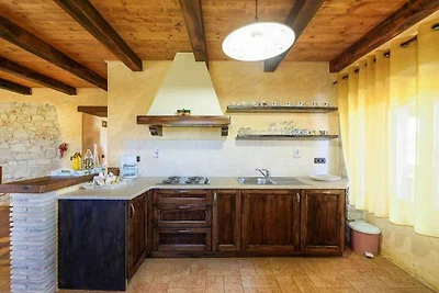 Vakantiehuis in Barbići met zwembad