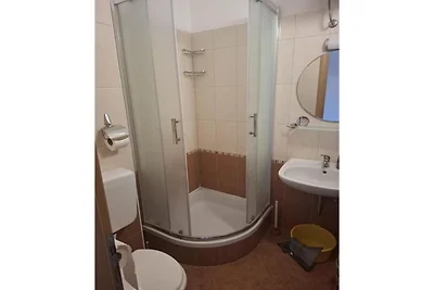 Wohnung mit Balkon in der Nähe von Vodice