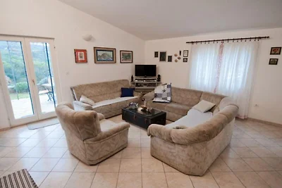 Three Bedroom apartment With Sea View
