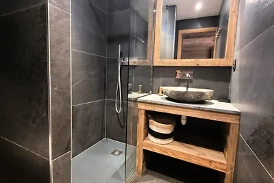 Chalet in Les Gets mit Whirlpool und Sauna