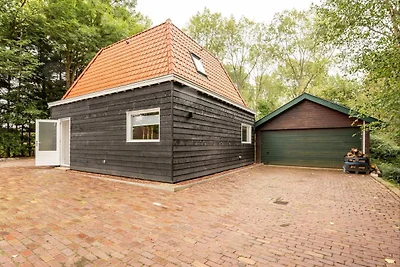 Schönes Ferienhaus in Poortugaal mit Garten