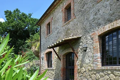 Spaziosa Villa con piscina privata a...