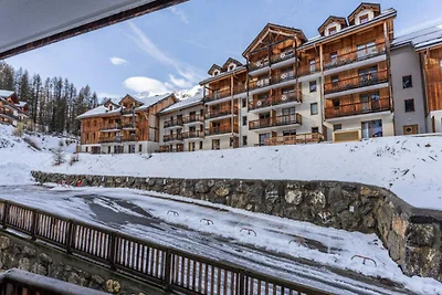 Appartement in Les Orres met verwarmd zwembad