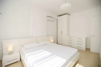 Wohnung in Vlorë am Sandstrand