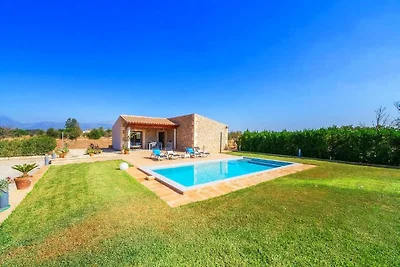 Ländliche Villa in Búger mit Pool