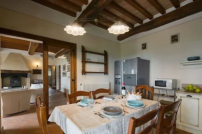Ferienhaus in Cortona mit Pool und Aussicht