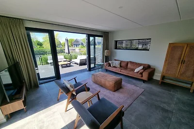 Wasservilla in Balk mit eigenem Steg