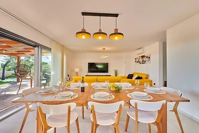 Villa in Marčana mit Schwimmbecken