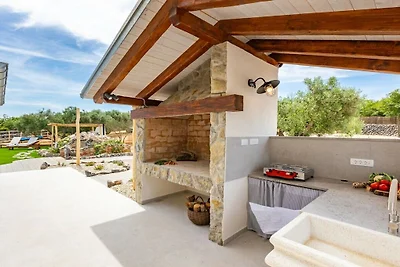 Ferienhaus in Risika mit Schwimmbecken