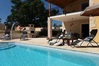 Ferienhaus in Tar mit Schwimmbecken