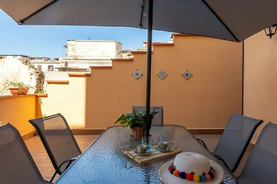 Kalsa apartment with terrace