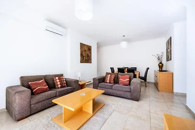 Wohnung in Lagos mit Pools und Fitnessraum