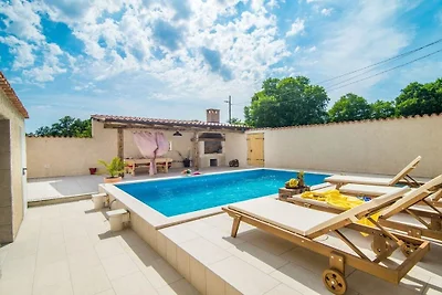 Ferienhaus in Barban mit Schwimmbecken
