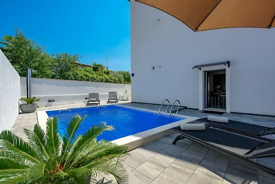 Ferienwohnung in Kukci mit Schwimmbecken