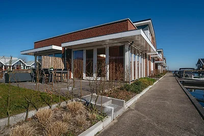 Modern toevluchtsoord aan het water