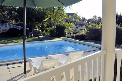 Villa con piscina privata vicino a Aquitaine...