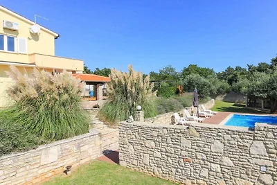 Ferienhaus in Pavicini mit Schwimmbecken