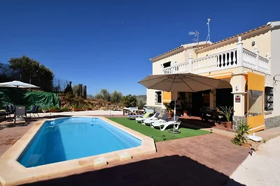 Villa moderna a Villanueva del Trabuco con...