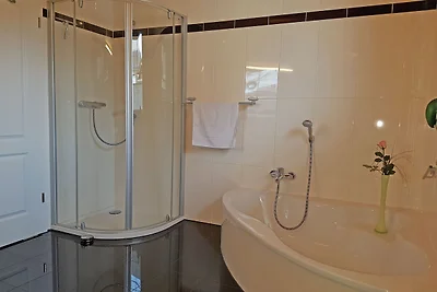 Reizendes Ferienhaus mit Swimmingpool Nähe...