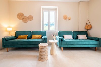 Affascinante casa con piscina a Coubejours