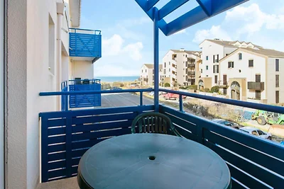 Marineblaue Residenz mit zwei Zimmern