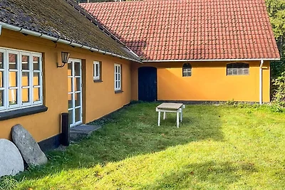 Ferienhaus am See mit Wald