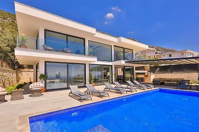 Villa in Kalkan mit Schwimmbecken