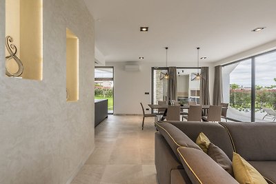 Neue und moderne Villa mit privatem Pool und ...