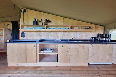 Glamping-Ausflug am Wasser