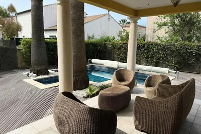 Villa in Grau du Roi mit privatem Pool