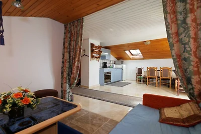 Classic and Trendy Apartment with Terrace - T...