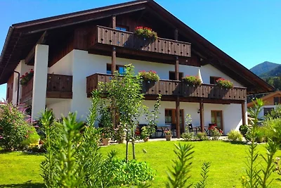 Vakantieappartement in Krün met zwembad