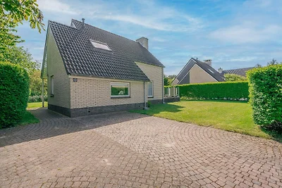 Charmante Villa in der Nähe von Meer und Wald