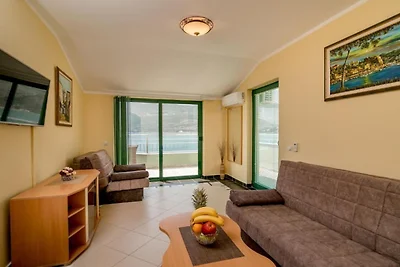 Amor Residence - One Bedroom Apartment with T...