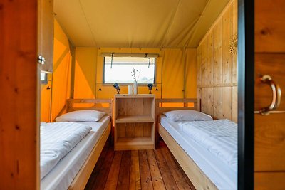 Glamping tent met keuken aan het IJsselmeer