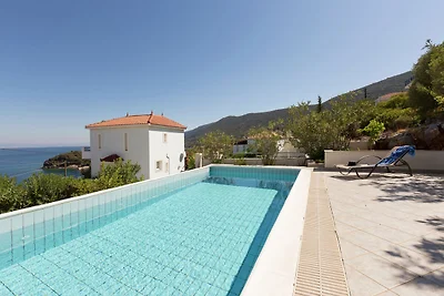 Bellissima villa ad Agia Paraskevi Samos