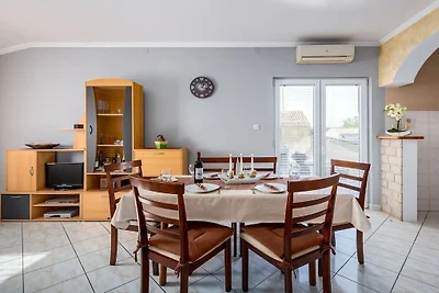 Ferienhaus in Barban mit Schwimmbecken