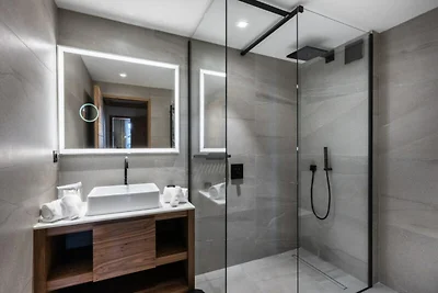 Nuovo appartamento con accesso diretto alle p...