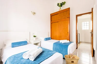 Wohnung in Cala Blanca mit Poolblick