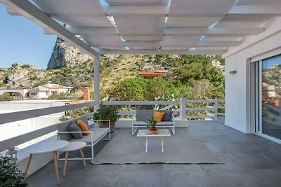 Seaview Villa In Mongerbino