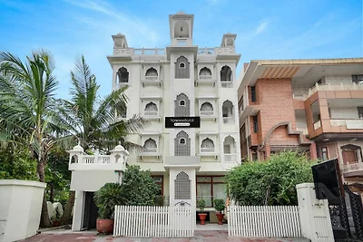 The Urban Nest con Rooftop Lounge Jaipur