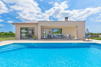Villa in Svetvinčenat mit Schwimmbecken