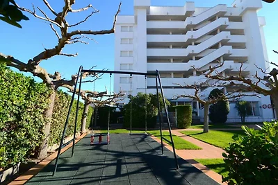 Apartment für vier Personen mit Swimmingpool