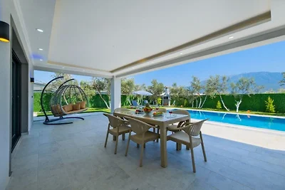Villa in Fethiye/Mugla mit Schwimmbecken