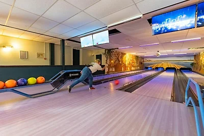 Reetgedeckte Villa in Strandnähe