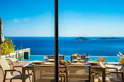 Villa in Kalkan mit Schwimmbecken