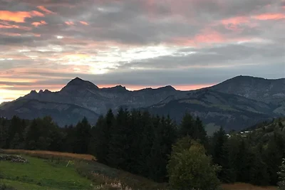 Gemütlicher Chalet-Aufenthalt mit Pool